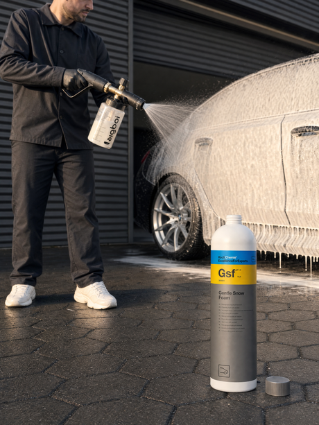 Detailing1 Hero: Snow Foam Gsf pre-wash in the carport (Mobile)