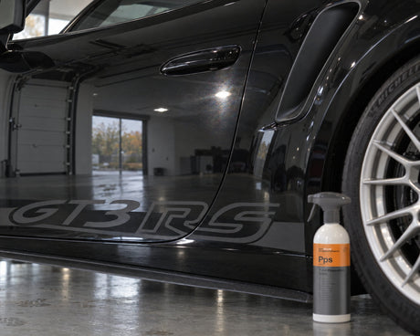 Detailing1 Lack ausleuchten — feiner Hologramm-Schleier um den Spot-Reflex an einem Porsche 911 GT3 RS, Koch-Chemie Pps