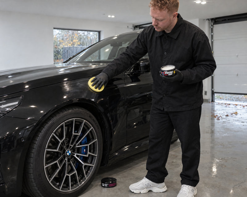 Detailing1 Hero: Wax sealant — wax or sealant before winter (Desktop)